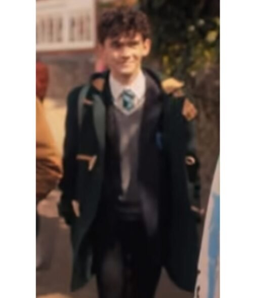Joe Locke Heartstopper Duffle Green Coat - Image 17