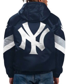Force Play II NY Yankees Hoodie Half-Zip Jacket