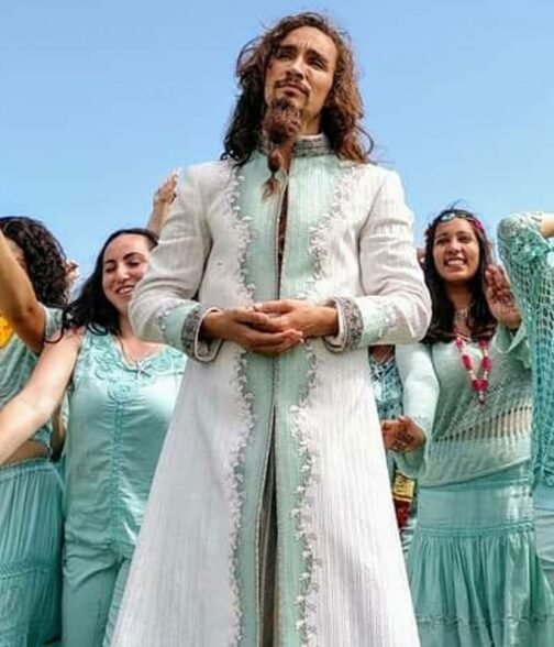 Robert Sheehan The Umbrella Academy Season 02 White Coat - Image 8