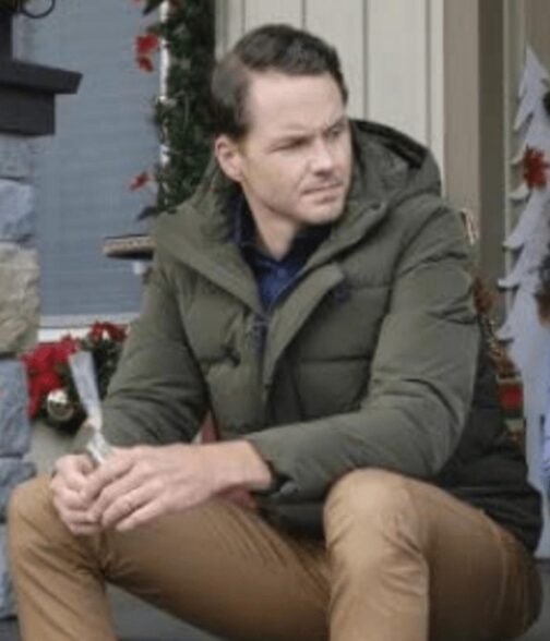 The Santa Stakeout Paul Campbell Green Puffer Jacket - Image 6