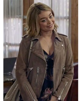 Modern Family Season 8 Sarah Hyland Jacket