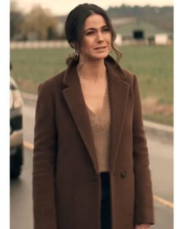 Superman & Lois S02 Emmanuelle Chriqui Coat